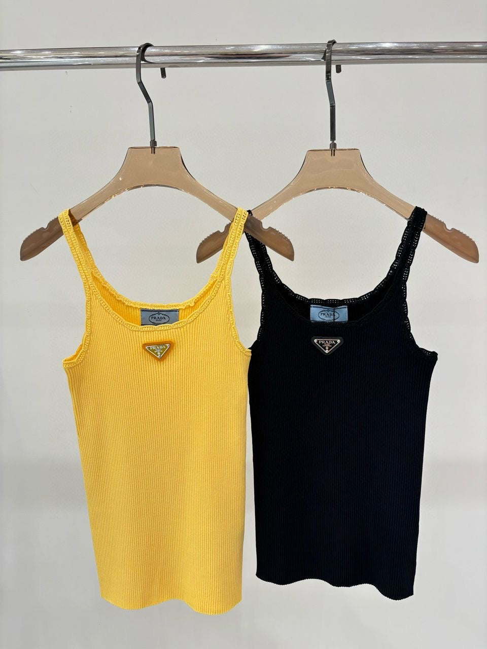 prad vest