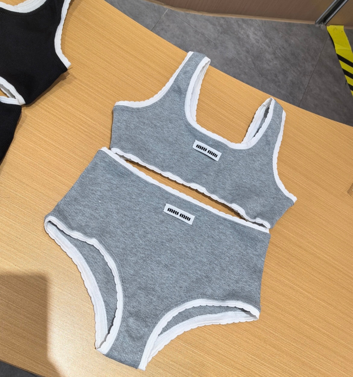 miu short set